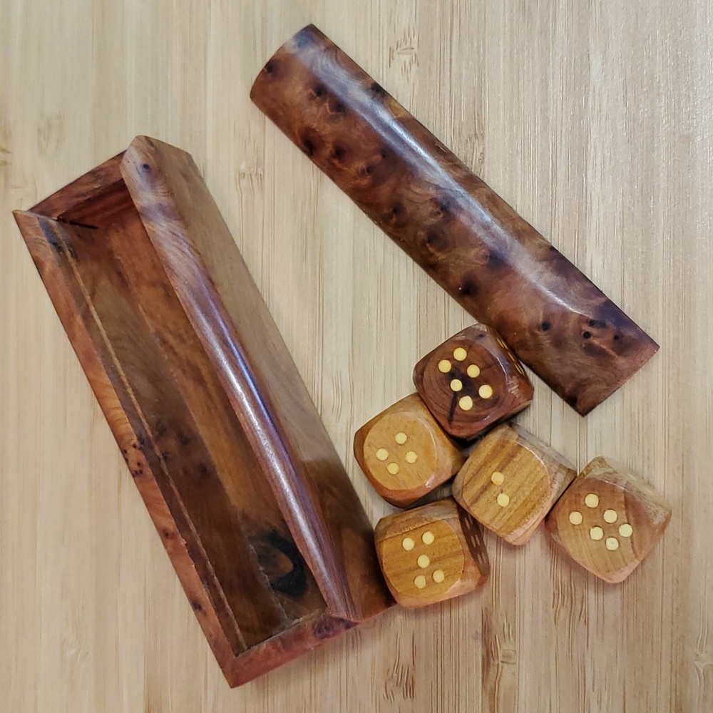 Wooden dice set in case - Picture 8 of 8